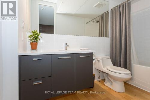 401 - 22 Perkins Street, Ottawa, ON - Indoor Photo Showing Bathroom