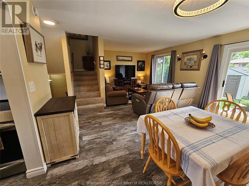 393 Baldoon Road Unit# 27, Chatham, ON - Indoor Photo Showing Dining Room