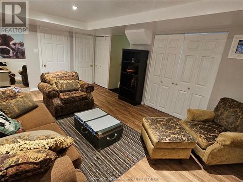 393 Baldoon Road Unit# 27, Chatham, ON - Indoor Photo Showing Living Room