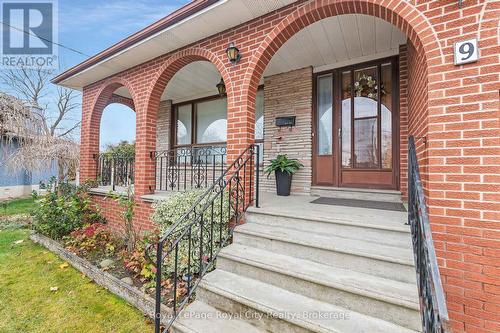 9 Blackbird Crescent, Guelph (Victoria North), ON - Outdoor With Deck Patio Veranda