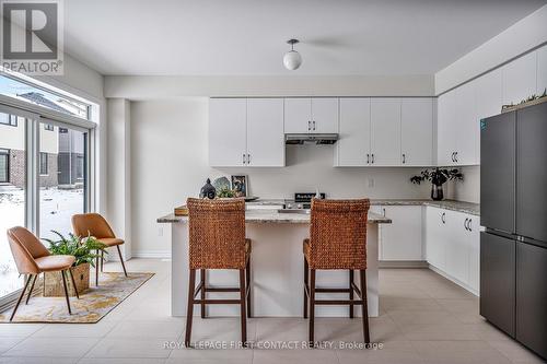 25 Durham Avenue, Barrie, ON - Indoor Photo Showing Kitchen