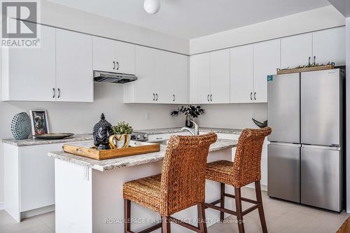 25 Durham Avenue, Barrie, ON - Indoor Photo Showing Kitchen