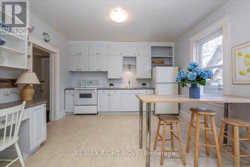 132 Jarvis Street, Orillia, ON - Indoor Photo Showing Kitchen