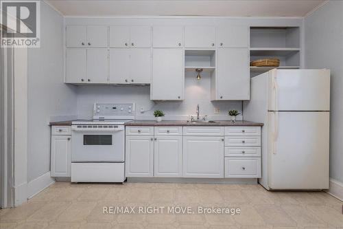 132 Jarvis Street, Orillia, ON - Indoor Photo Showing Kitchen