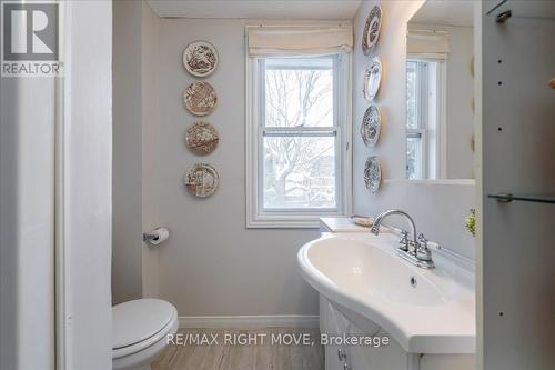 132 Jarvis Street, Orillia, ON - Indoor Photo Showing Bathroom