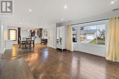 6 Woodlawn Place, Brockville, ON - Indoor Photo Showing Living Room