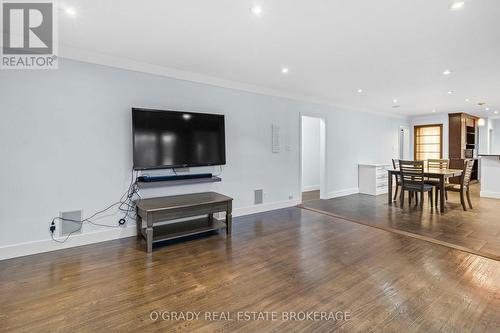 6 Woodlawn Place, Brockville, ON - Indoor Photo Showing Living Room