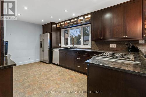 6 Woodlawn Place, Brockville, ON - Indoor Photo Showing Kitchen