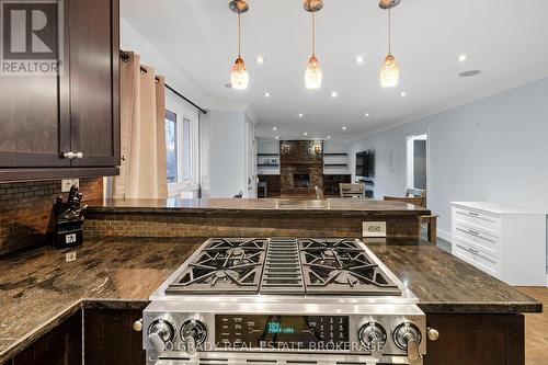 6 Woodlawn Place, Brockville, ON - Indoor Photo Showing Kitchen With Upgraded Kitchen