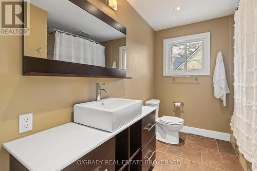 6 Woodlawn Place, Brockville, ON - Indoor Photo Showing Bathroom