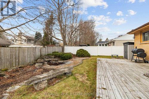 6 Woodlawn Place, Brockville, ON - Outdoor