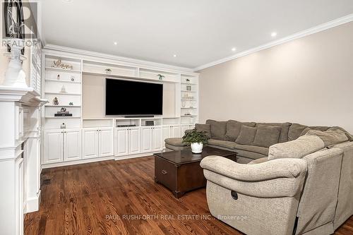 2040 Oakbrook Circle, Ottawa, ON - Indoor Photo Showing Living Room