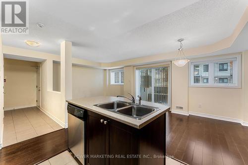 2 - 135 Bluestone, Ottawa, ON - Indoor Photo Showing Kitchen With Double Sink