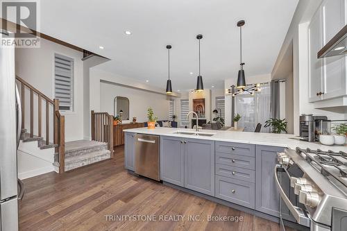 716 Twist Way, Ottawa, ON - Indoor Photo Showing Kitchen With Stainless Steel Kitchen With Upgraded Kitchen