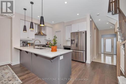 716 Twist Way, Ottawa, ON - Indoor Photo Showing Kitchen With Upgraded Kitchen