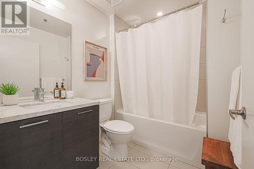 204 - 41 Ossington Avenue, Toronto, ON - Indoor Photo Showing Bathroom