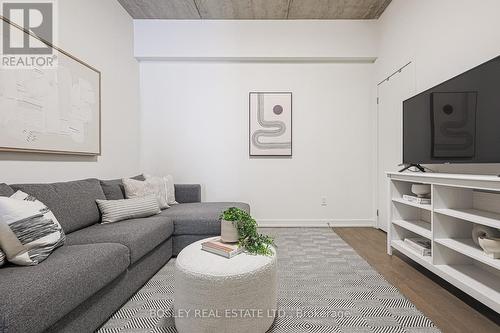 204 - 41 Ossington Avenue, Toronto, ON - Indoor Photo Showing Living Room