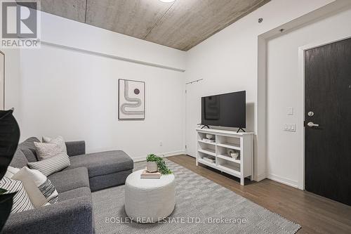 204 - 41 Ossington Avenue, Toronto, ON - Indoor Photo Showing Living Room