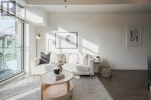 204 - 41 Ossington Avenue, Toronto, ON - Indoor Photo Showing Living Room