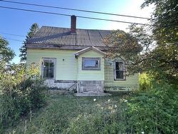 1458 Bluff Road  Hants Border, NS B0P 1P0