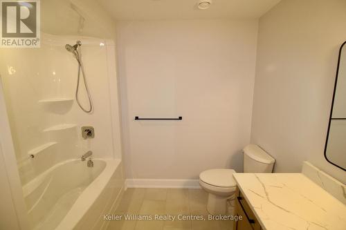 861 22Nd Avenue A, Hanover, ON - Indoor Photo Showing Bathroom