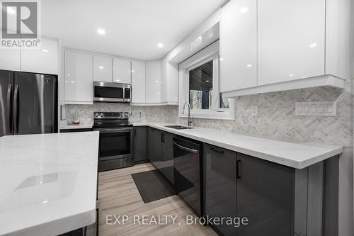 165 Claremont Street, Toronto, ON - Indoor Photo Showing Kitchen With Upgraded Kitchen