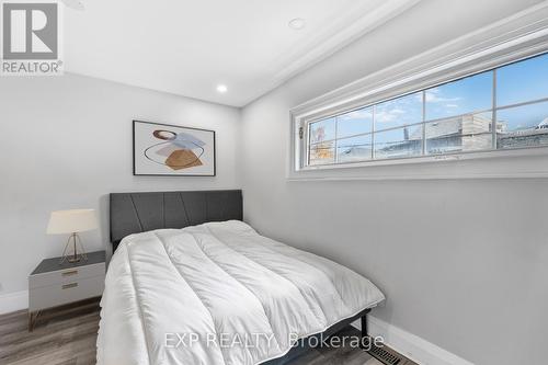 165 Claremont Street, Toronto, ON - Indoor Photo Showing Bedroom