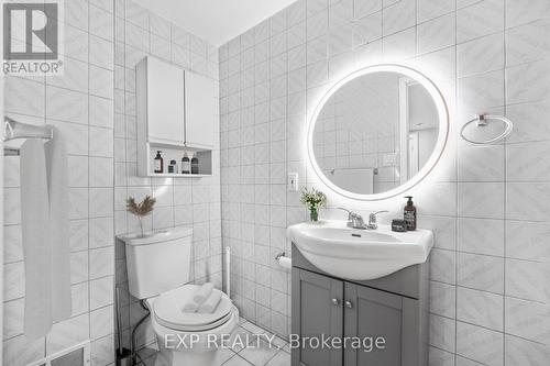 165 Claremont Street, Toronto, ON - Indoor Photo Showing Bathroom