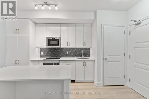 2603 - 36 Elm Drive, Mississauga, ON - Indoor Photo Showing Kitchen