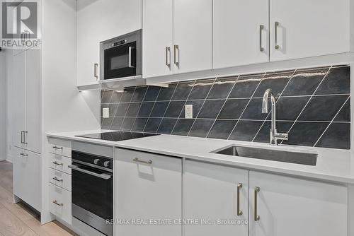 2603 - 36 Elm Drive, Mississauga, ON - Indoor Photo Showing Kitchen