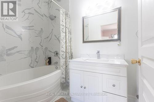 10 Costner Place, Caledon, ON - Indoor Photo Showing Bathroom