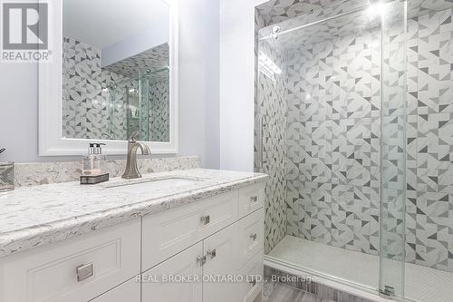 10 Costner Place, Caledon, ON - Indoor Photo Showing Bathroom