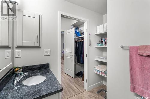 121 1025 Moss Avenue, Saskatoon, SK - Indoor Photo Showing Bathroom