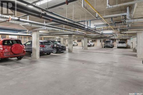 121 1025 Moss Avenue, Saskatoon, SK - Indoor Photo Showing Garage