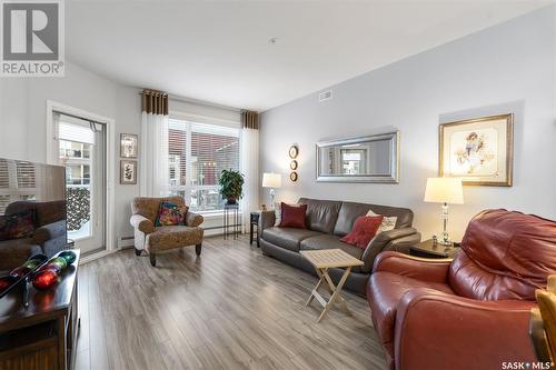 121 1025 Moss Avenue, Saskatoon, SK - Indoor Photo Showing Living Room