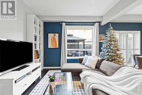 37 - 170 Palacebeach Trail, Hamilton, ON - Indoor Photo Showing Living Room