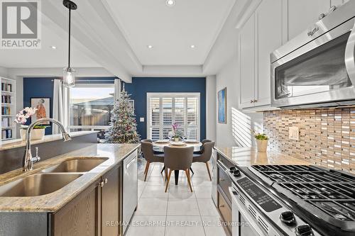 37 - 170 Palacebeach Trail, Hamilton, ON - Indoor Photo Showing Kitchen With Double Sink