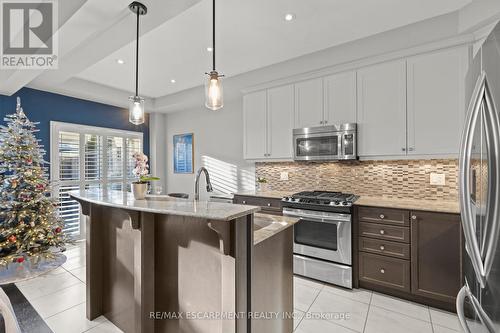 37 - 170 Palacebeach Trail, Hamilton, ON - Indoor Photo Showing Kitchen With Stainless Steel Kitchen With Upgraded Kitchen