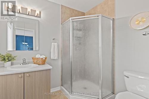 37 - 170 Palacebeach Trail, Hamilton, ON - Indoor Photo Showing Bathroom