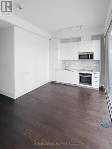 Lph4905 - 50 Charles Street E, Toronto, ON - Indoor Photo Showing Kitchen