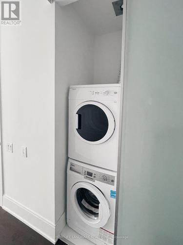 Lph4905 - 50 Charles Street E, Toronto, ON - Indoor Photo Showing Laundry Room