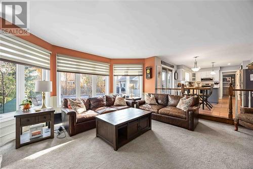 1260 Daley Avenue, Sarnia, ON - Indoor Photo Showing Living Room