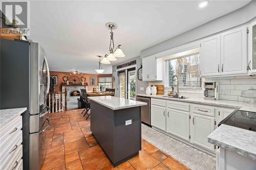 1260 Daley Avenue, Sarnia, ON - Indoor Photo Showing Kitchen With Double Sink