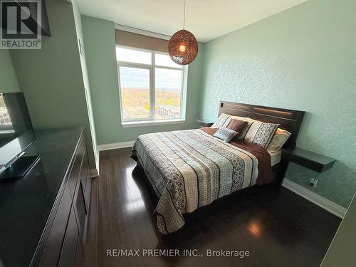 811 - 24 Woodstream Boulevard, Vaughan, ON - Indoor Photo Showing Bedroom