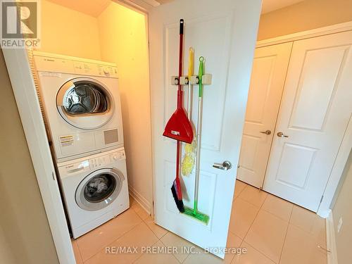 811 - 24 Woodstream Boulevard, Vaughan, ON - Indoor Photo Showing Laundry Room