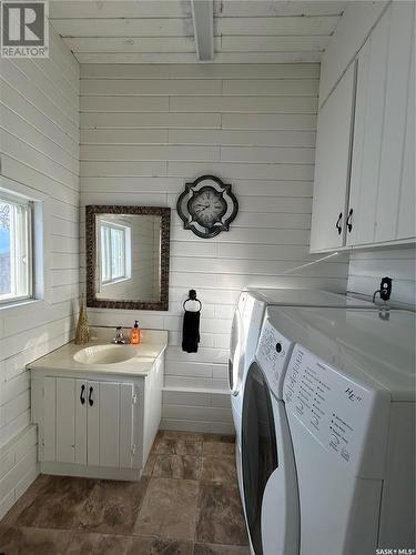 314 5Th Avenue N, Wapella, SK - Indoor Photo Showing Laundry Room