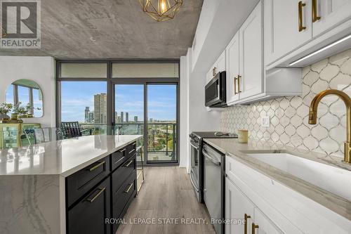 1203 - 105 The Queensway, Toronto, ON - Indoor Photo Showing Kitchen With Upgraded Kitchen