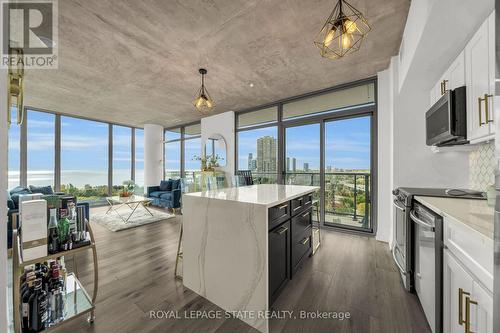 1203 - 105 The Queensway, Toronto, ON - Indoor Photo Showing Kitchen With Upgraded Kitchen