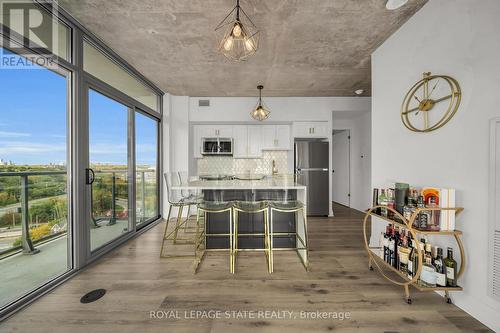 1203 - 105 The Queensway, Toronto, ON - Indoor Photo Showing Kitchen