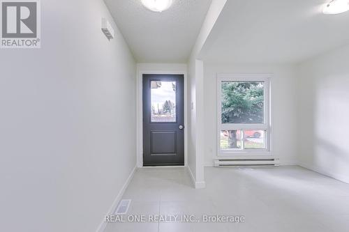 32 Danville Avenue, Halton Hills, ON - Indoor Photo Showing Other Room